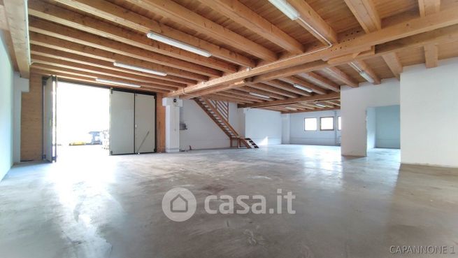 Capannone in commerciale in Via per Vezzano 7