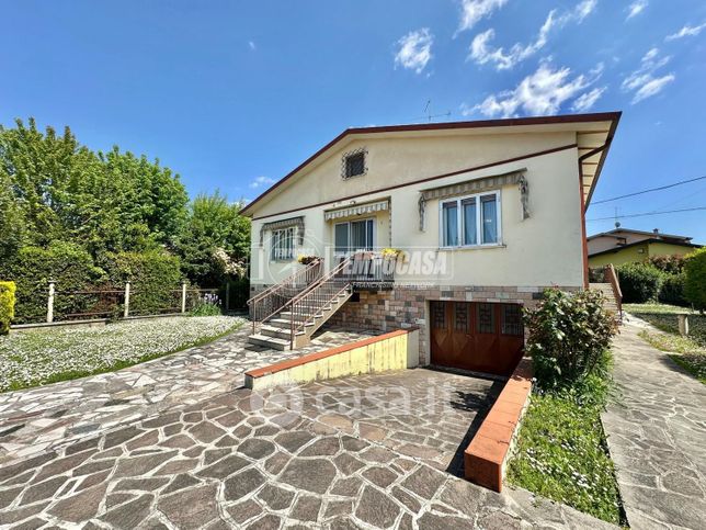 Casa indipendente in residenziale in Via Pastore