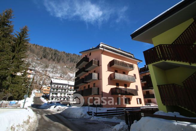 Appartamento in residenziale in Via Europa 107
