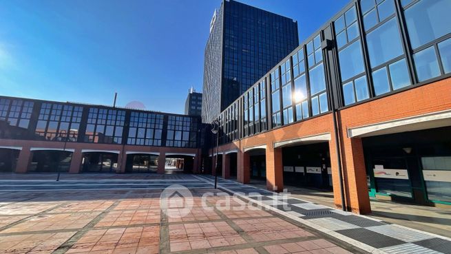 Ufficio in commerciale in 