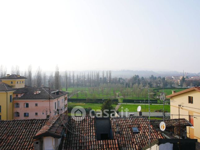 Casa bi/trifamiliare in residenziale in Via Felice Cavallotti