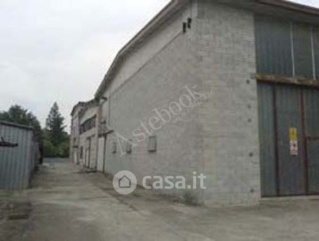 Capannone in commerciale in Via degli Artigiani