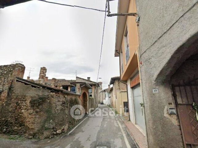 Capannone in commerciale in Via Fratelli Cairoli
