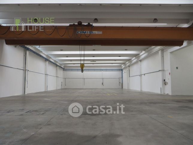 Capannone in commerciale in Via Rio Giavenale