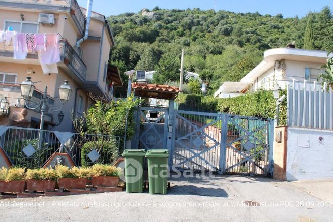 Casa indipendente in residenziale in Via Monticelli di Fuorni