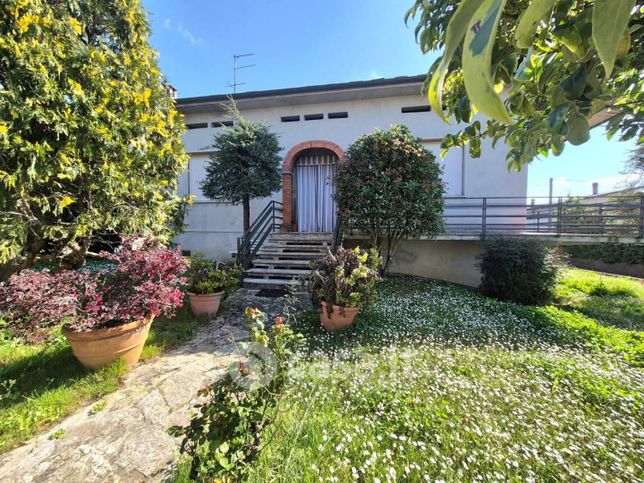 Villa in residenziale in Via delle Ralle 2
