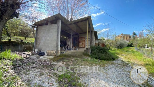 Terreno agricolo in commerciale in 