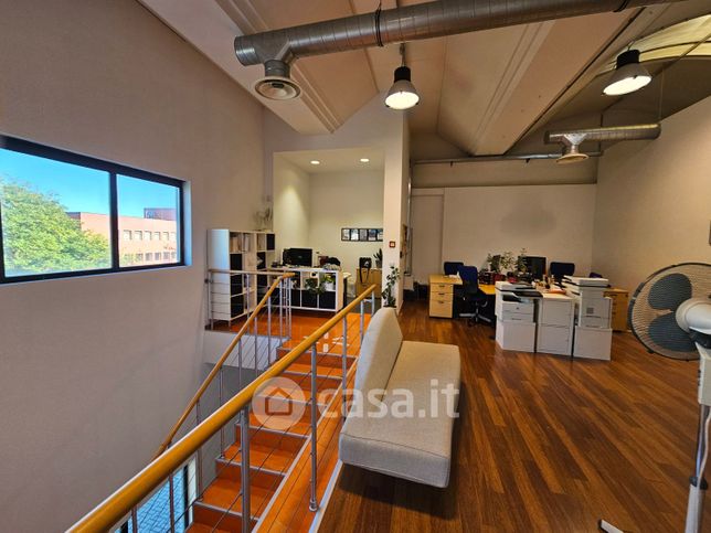 Capannone in commerciale in Via Varesina