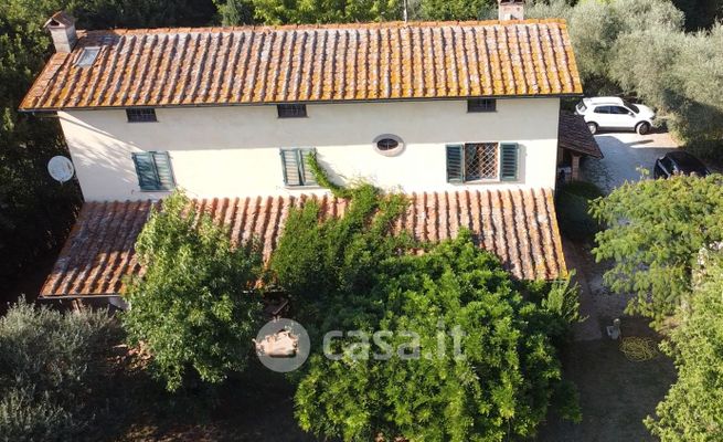Villa in residenziale in Via San Michele