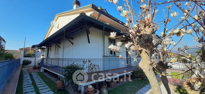 Villa in residenziale in Via Brancola