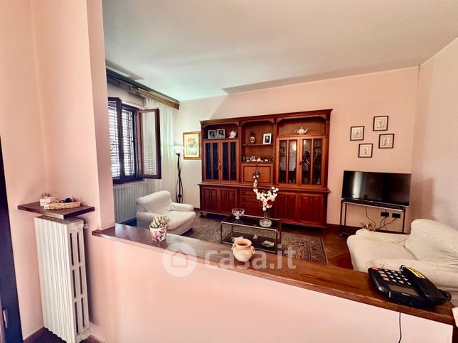 Casa indipendente in residenziale in Via Jorio Borchi