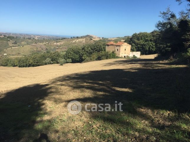 Terreno agricolo in commerciale in 