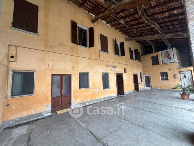 Casa indipendente in residenziale in Via Monte Santo 35