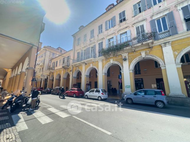 Ufficio in commerciale in Via della Repubblica 19