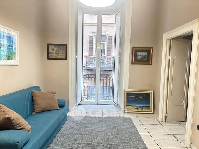 Appartamento in residenziale in Via Giannantonio Summonte 12