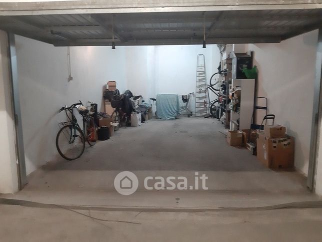 Box/posto auto in residenziale in