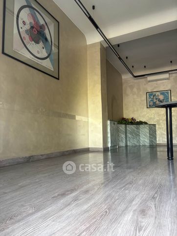 Ufficio in commerciale in 