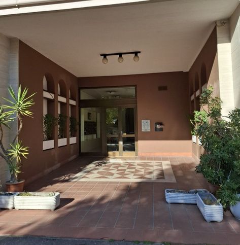 Ufficio in commerciale in Via Camerata Picena 379