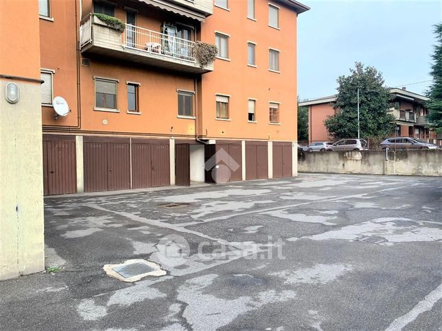 Garage/posto auto in residenziale in Piazza Barborini e d'Andrea 1