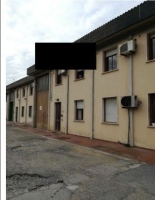Capannone in commerciale in Via Tosco Romagnola Nord 3