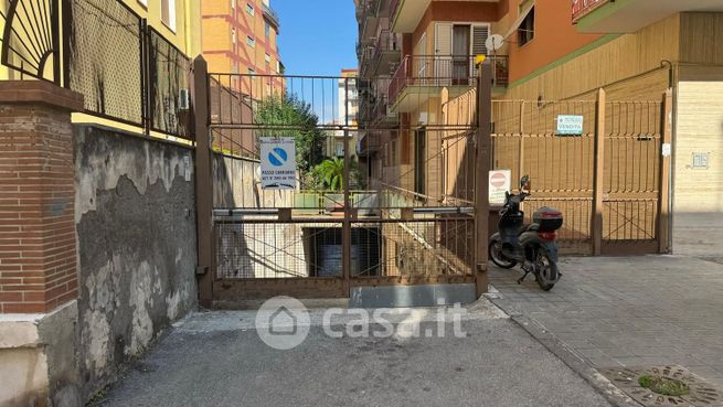 Garage/posto auto in residenziale in Via Francesco Petrarca 55