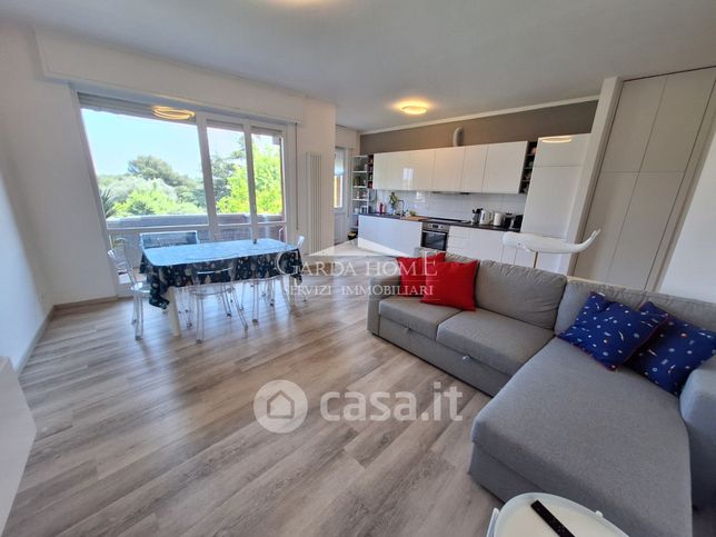 Appartamento in residenziale in Lungolago Cesare Battisti