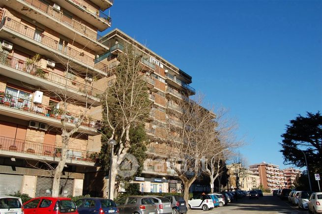 Ufficio in commerciale in Via Giuseppe di Vittorio 23