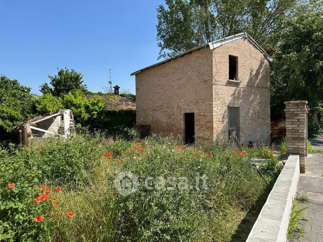 Casa indipendente in residenziale in 
