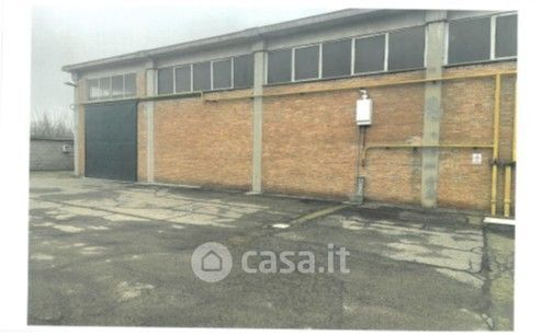 Capannone in commerciale in Via Giuseppe Massarenti