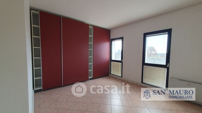 Ufficio in commerciale in Strada delle Cattane 90