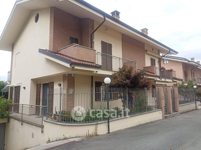 Casa bi/trifamiliare in residenziale in Via Cuneo 27
