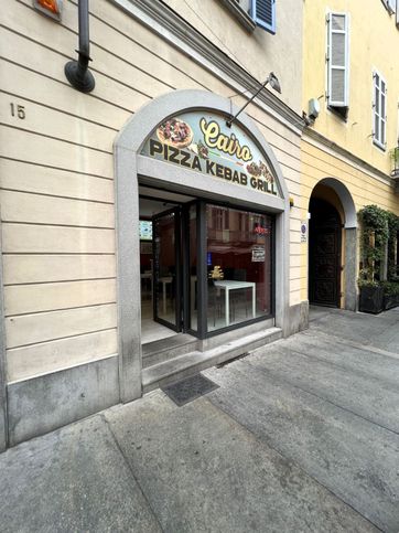 Attività/licenza (con o senza mura) in commerciale in Via Cavour 17