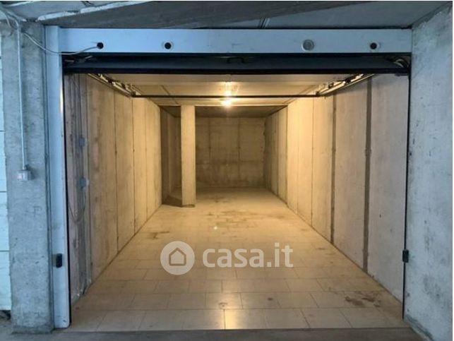 Garage/posto auto in residenziale in Viale Verona