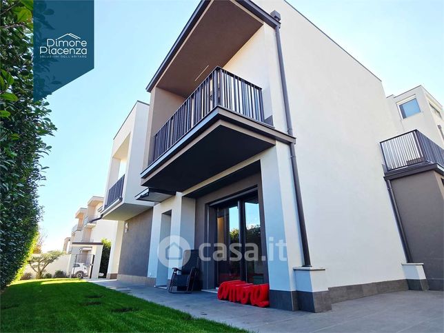 Casa bi/trifamiliare in residenziale in Via Grazia Deledda