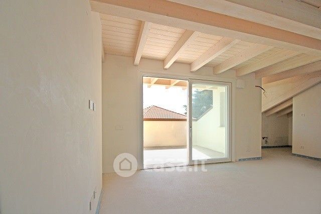 Appartamento in residenziale in Via Col di Lana