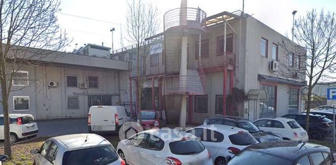 Ufficio in commerciale in Viale della Navigazione Interna 82