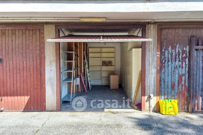 Box/posto auto in residenziale in Piazza del Colosseo