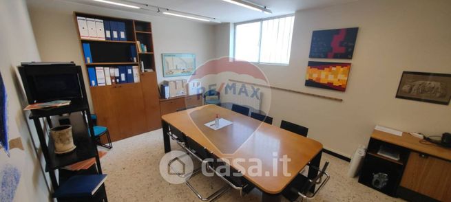 Ufficio in commerciale in Via Vittadini 3