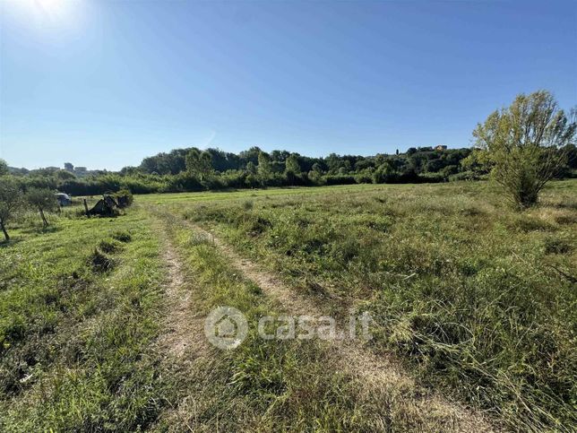 Terreno agricolo in commerciale in 