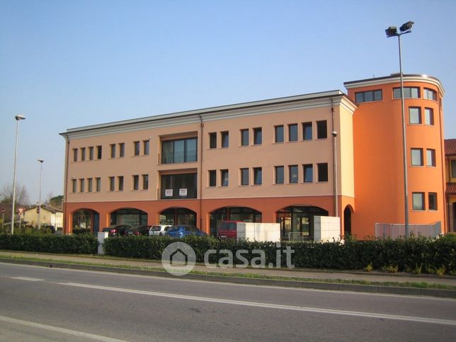 Ufficio in commerciale in Via Euganea
