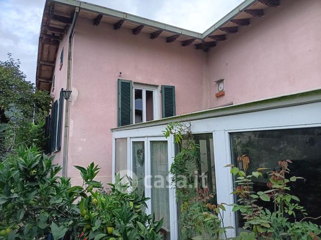 Casa indipendente in residenziale in Via Aurelia Sud