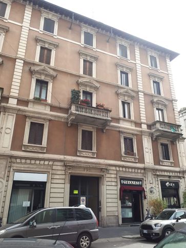 Appartamento in residenziale in Via Macedonio Melloni 16