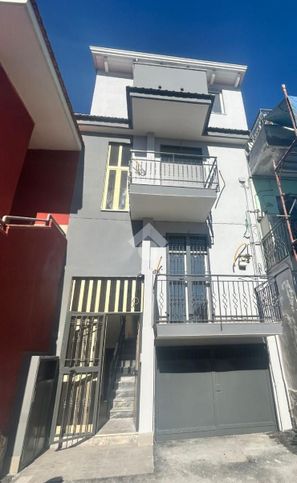 Appartamento in residenziale in Via Montanino 82