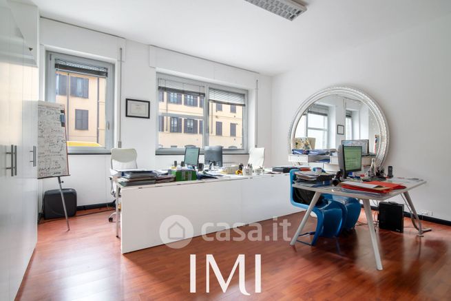 Ufficio in commerciale in Via San Vincenzo 24