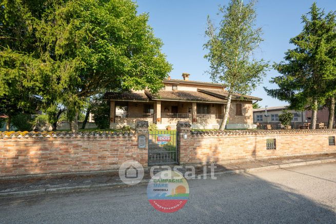 Villa in residenziale in Via II Febbraio 10 /H