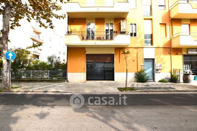 Capannone in commerciale in Via della Repubblica 58