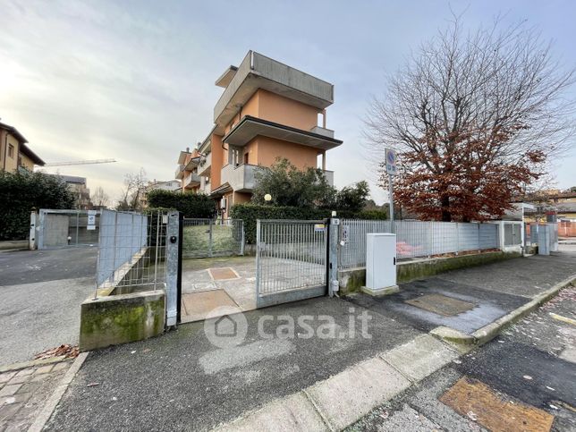 Garage/posto auto in residenziale in Via Eliseo Vismara 64