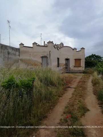 Casa indipendente in residenziale in Contrada Strasatti 209