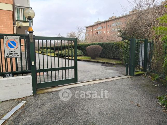 Box/posto auto in residenziale in Via Ascanio Sobrero 4