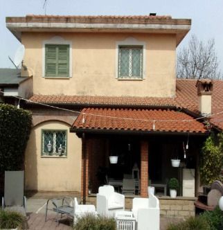 Villa in residenziale in Via del poggio 57